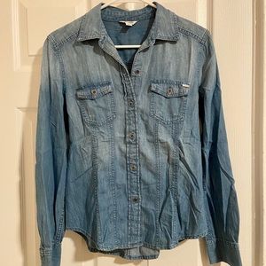 calvin klein | women’s light wash chambray jacket